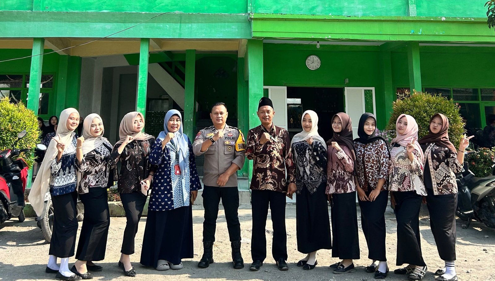 Polsek Mantup Gelar Sosialisasi Kedisiplinan dan Ketertiban Berlalu Lintas bagi Siswa SMK Ma’arif NU Mantup